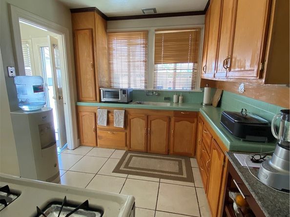 6035 4th Avenue, Los Angeles CA 90043