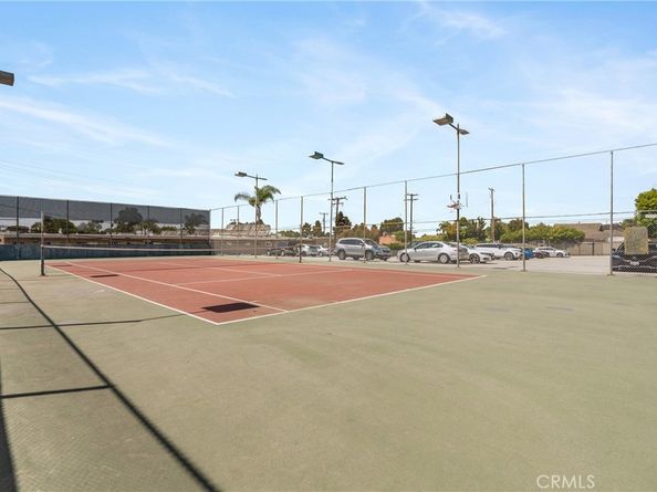 5585 E Pacific Coast 361, Long Beach CA 90804