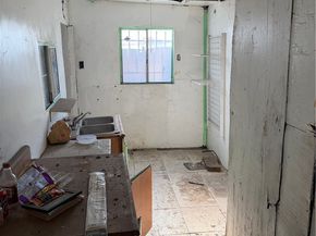 8411 S San Pedro, Los Angeles CA 90003