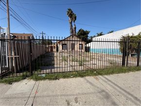 8411 S San Pedro, Los Angeles CA 90003