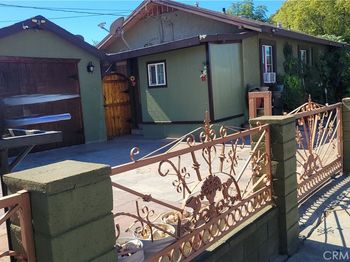 8600 S Gate