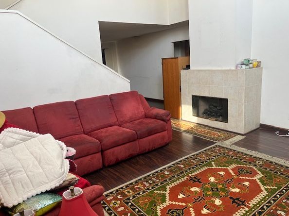 317 Oakview Dr, Azusa CA 91702