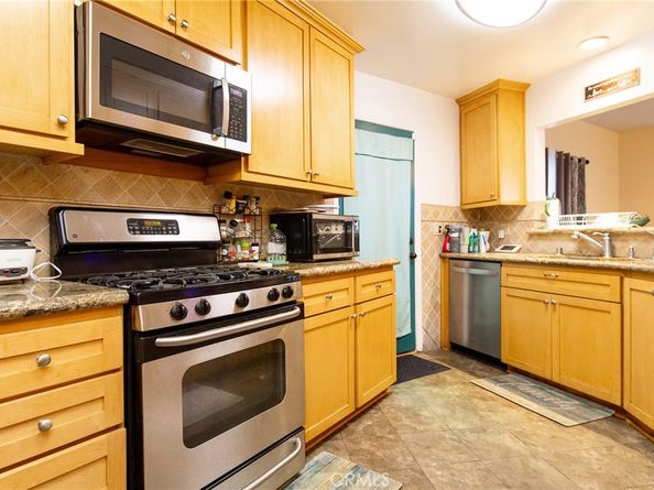 1124 E Ridgewood, Long Beach CA 90807