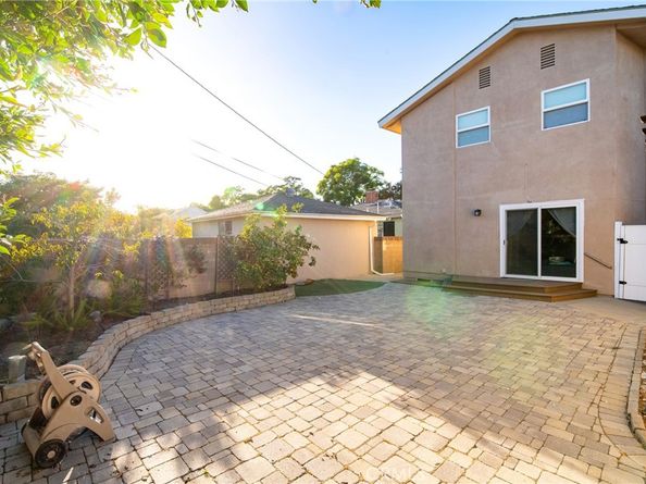 1124 E Ridgewood, Long Beach CA 90807