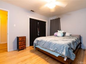 1124 E Ridgewood, Long Beach CA 90807