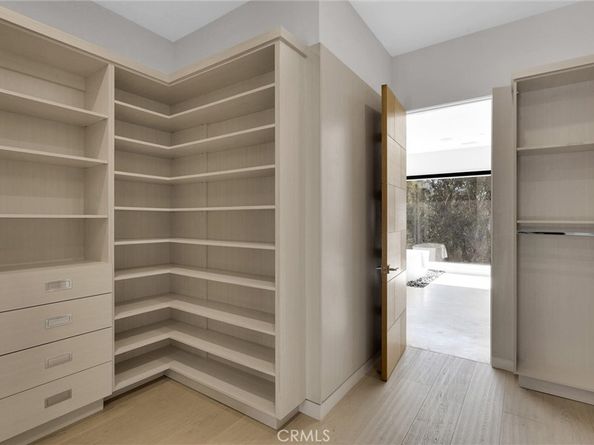 2341 Zorada Court, Los Angeles CA 90046