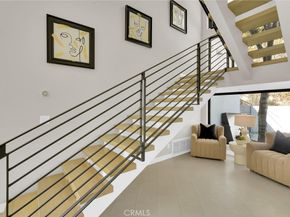 2341 Zorada Court, Los Angeles CA 90046