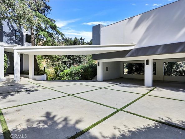 2341 Zorada Court, Los Angeles CA 90046
