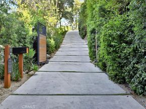 2341 Zorada Court, Los Angeles CA 90046