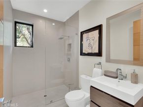 2341 Zorada Court, Los Angeles CA 90046