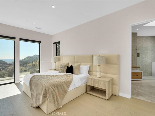 2341 Zorada Court, Los Angeles CA 90046