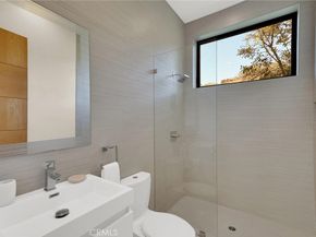 2341 Zorada Court, Los Angeles CA 90046