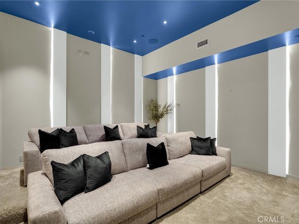 2341 Zorada Court, Los Angeles CA 90046