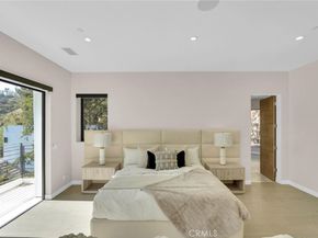 2341 Zorada Court, Los Angeles CA 90046