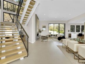 2341 Zorada Court, Los Angeles CA 90046