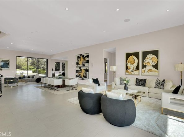 2341 Zorada Court, Los Angeles CA 90046