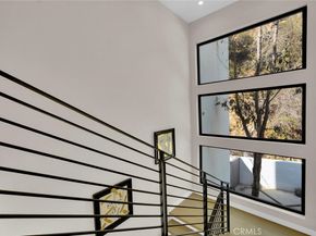 2341 Zorada Court, Los Angeles CA 90046