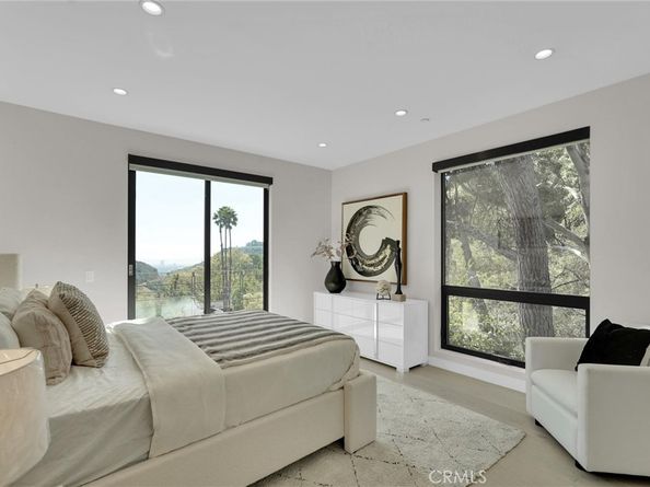 2341 Zorada Court, Los Angeles CA 90046