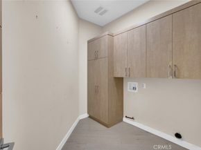 2341 Zorada Court, Los Angeles CA 90046