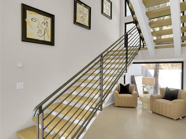 2341 Zorada Court, Los Angeles CA 90046