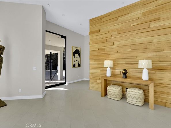 2341 Zorada Court, Los Angeles CA 90046