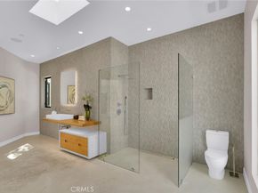 2341 Zorada Court, Los Angeles CA 90046