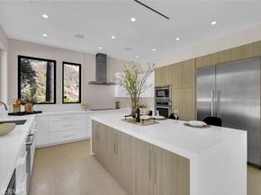 2341 Zorada Court, Los Angeles CA 90046