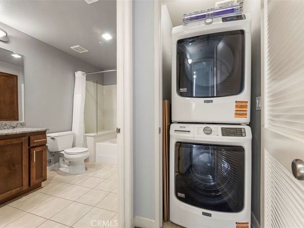 21301 Erwin Street 516, Woodland Hills CA 91367