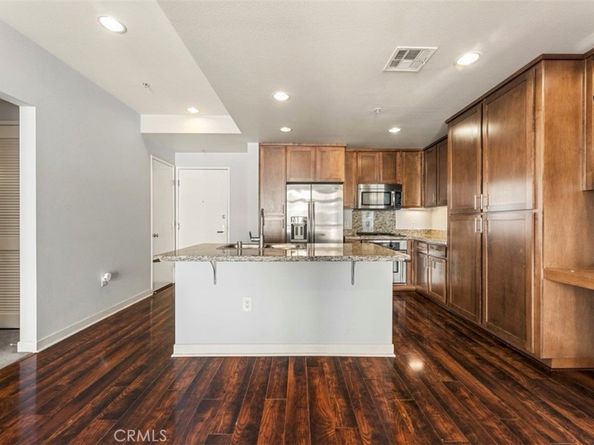 21301 Erwin Street 516, Woodland Hills CA 91367