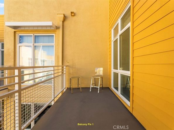 21301 Erwin Street 516, Woodland Hills CA 91367