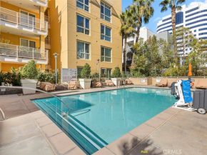 21301 Erwin Street 516, Woodland Hills CA 91367