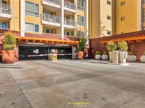 21301 Erwin Street 516, Woodland Hills CA 91367