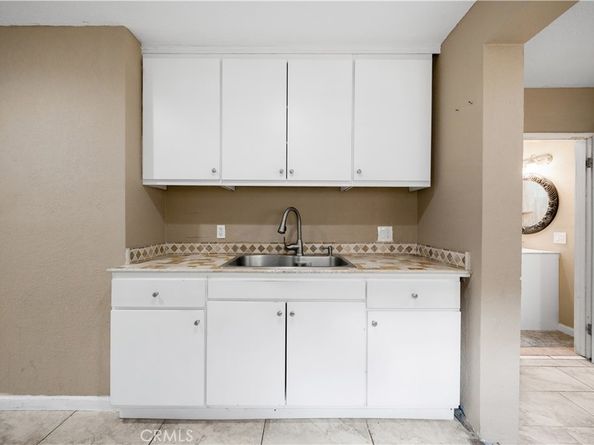 13032 S Main Street, Los Angeles CA 90061