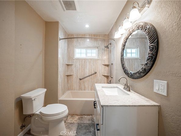 13032 S Main Street, Los Angeles CA 90061