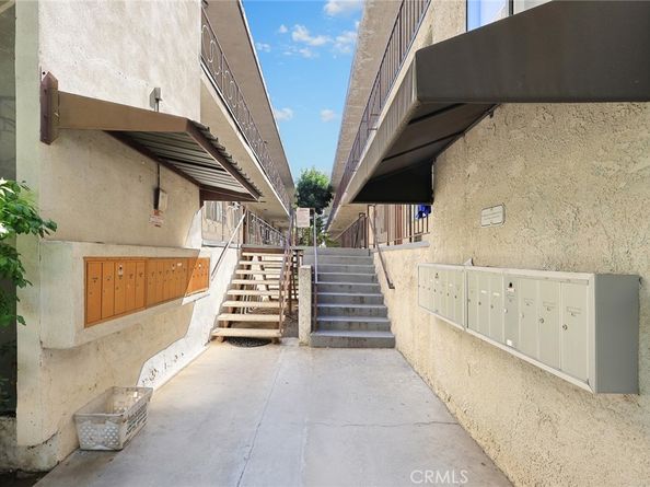 332 Riverdale Drive, Glendale CA 91204