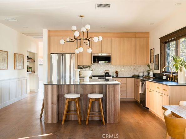 2396 W 31st Street, Los Angeles CA 90018