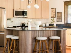 2396 W 31st Street, Los Angeles CA 90018