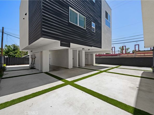 5218 Auckland Avenue, Toluca Lake CA 91601