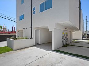 5218 Auckland Avenue, Toluca Lake CA 91601