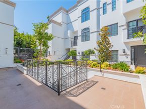 288 S Oakland Ave 211, Pasadena CA 91101
