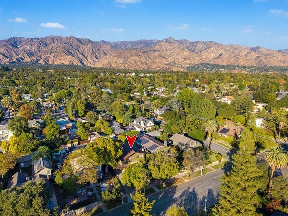 1661 Las Lunas, Pasadena CA 91106