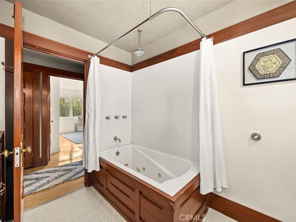 1661 Las Lunas, Pasadena CA 91106