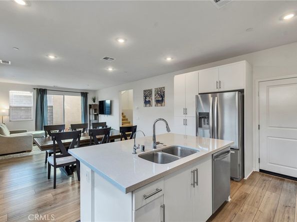 15946 Caterpillar Drive, Fontana CA 92336