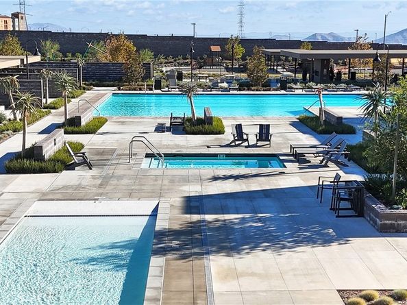 15946 Caterpillar Drive, Fontana CA 92336