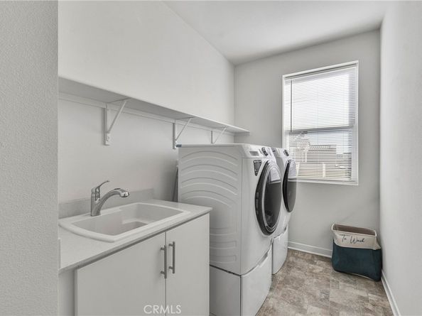 15946 Caterpillar Drive, Fontana CA 92336