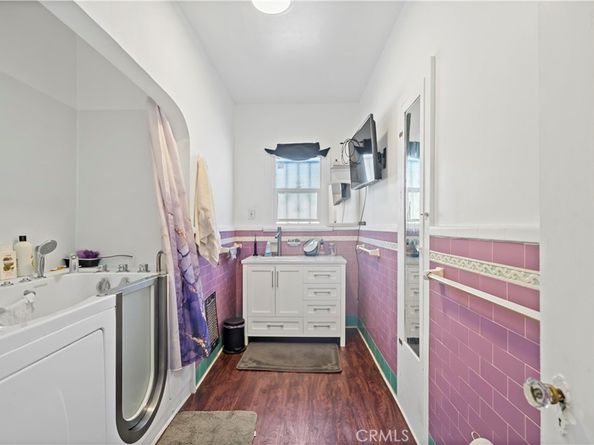 1637 W 37th Street, Los Angeles CA 90018