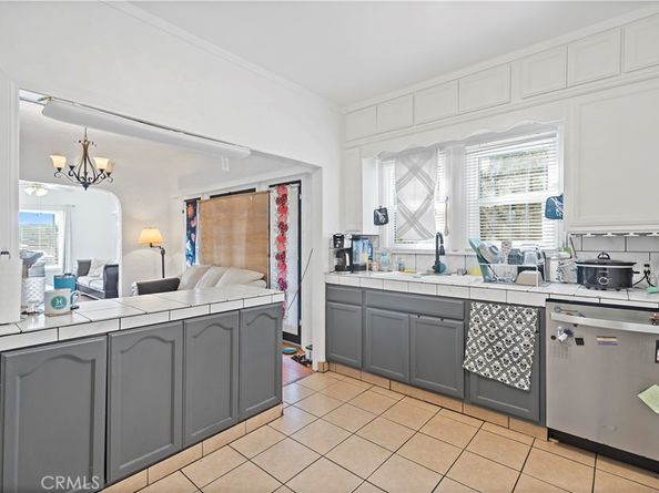 1637 W 37th Street, Los Angeles CA 90018