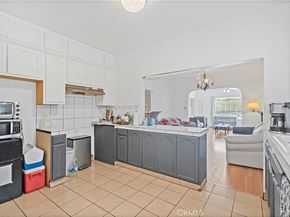 1637 W 37th Street, Los Angeles CA 90018