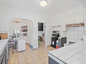 1637 W 37th Street, Los Angeles CA 90018