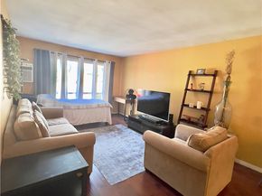 5585 E Pacific Coast 152, Long Beach CA 90804